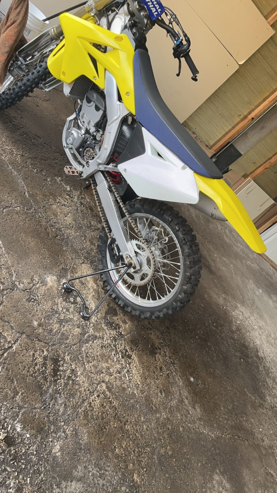 Suzuki Rmz250