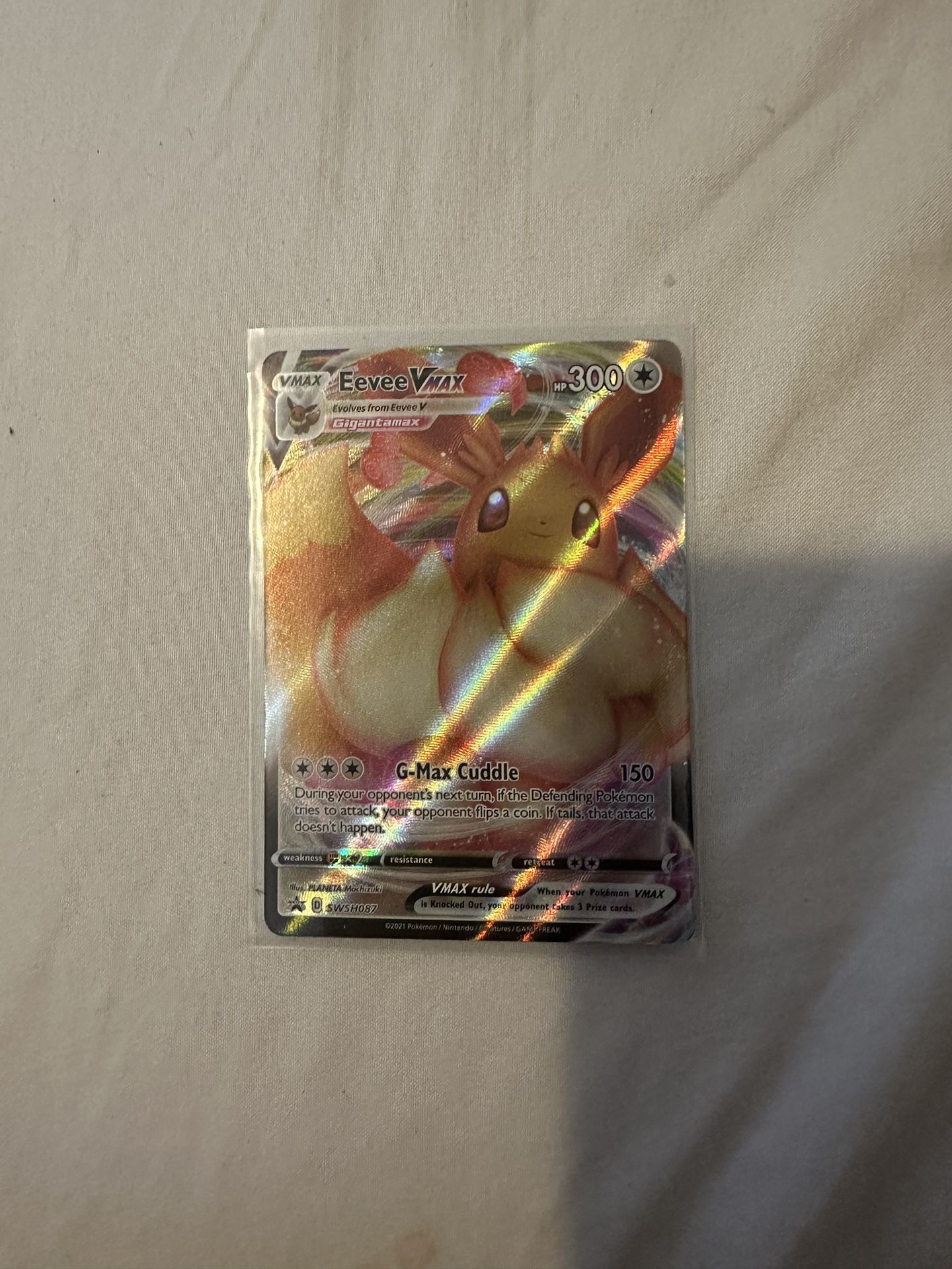 Pokémon Eevee Vmax G Max Cuddle Gigantamax evolve Shinning fates