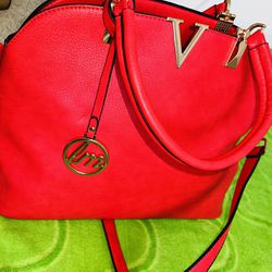 NICE WOME RED  PURSE ONLY $20