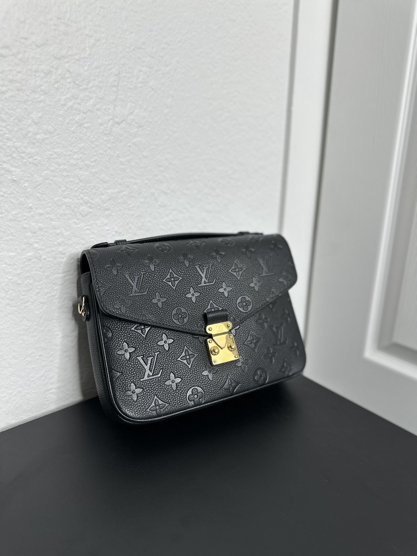 Louis Vuitton Pochette Métis