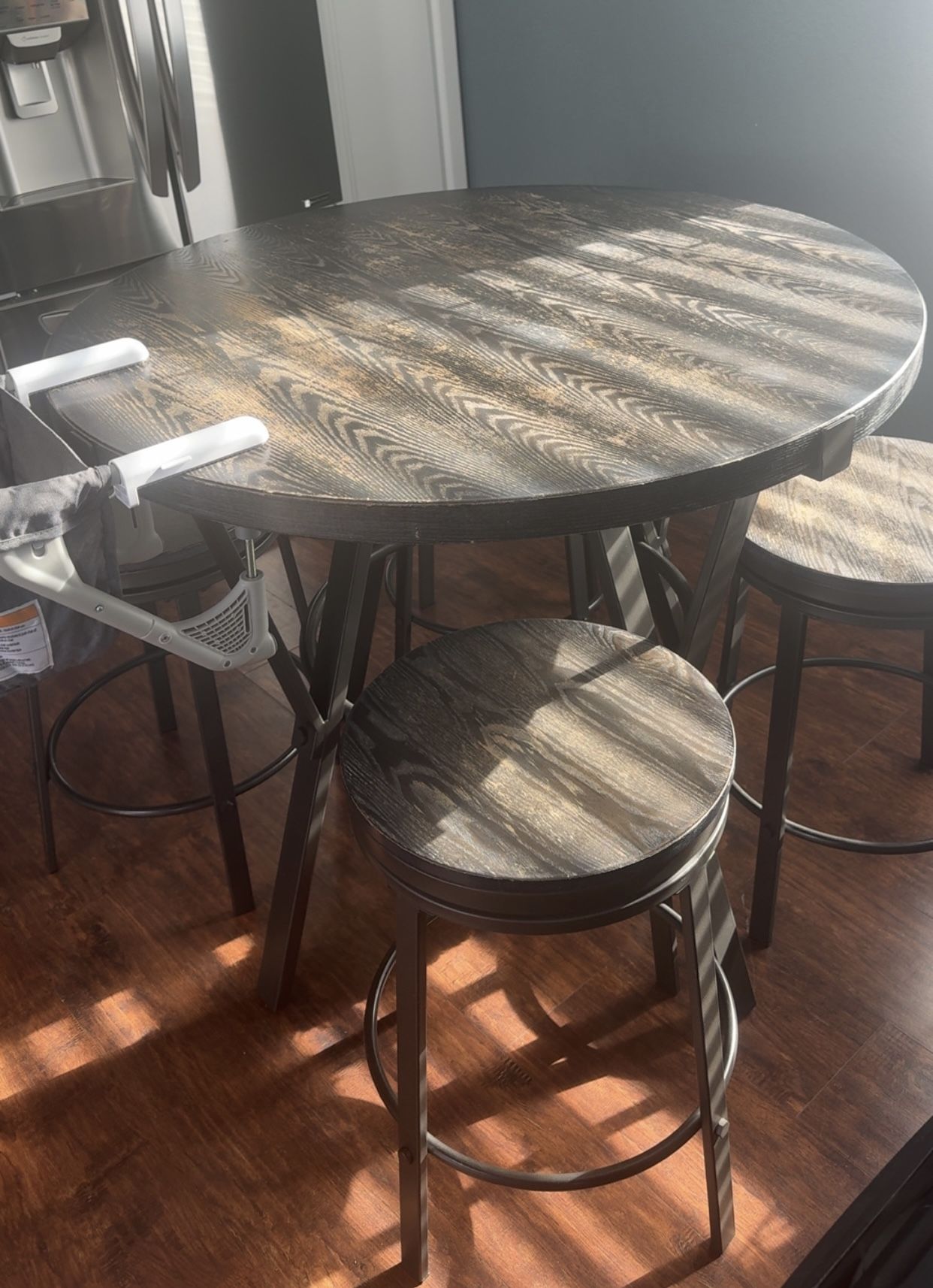 Kitchen Table With Matching Stools