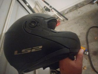 LS2 Full-Face Motorcycle Helmet Matte Black