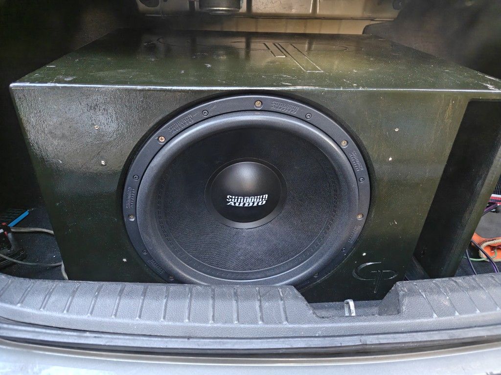 New Sundown SAv2 15" Sub In Custom Box