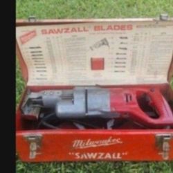 Milwaukee Electric Saw Saw 