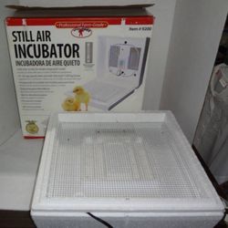 Circulated air incubator