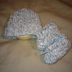 0-3 Months Crocheted/ Knitted Beanie & Booties