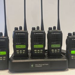 5 X Motorola HT1250 LS+ UHF 4w 16ch Two Way Radio Set With Gang Charger  