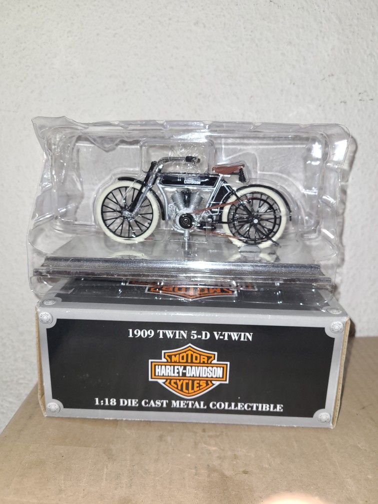 Harley Davidson 1909 Twin 5-D V-Twin 1/18 Die Cast Replica