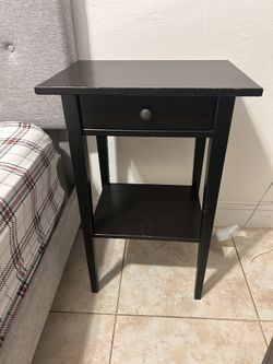 Set of 2 Black Nightstands / Bedside Tables with Drawer