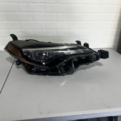 2017-2019 Toyota Corolla Right Headlight