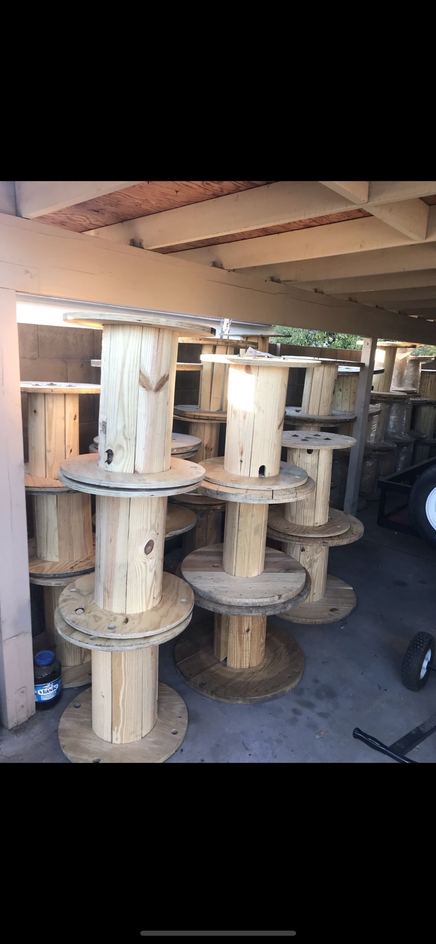 Small And Medium Wooden Spools