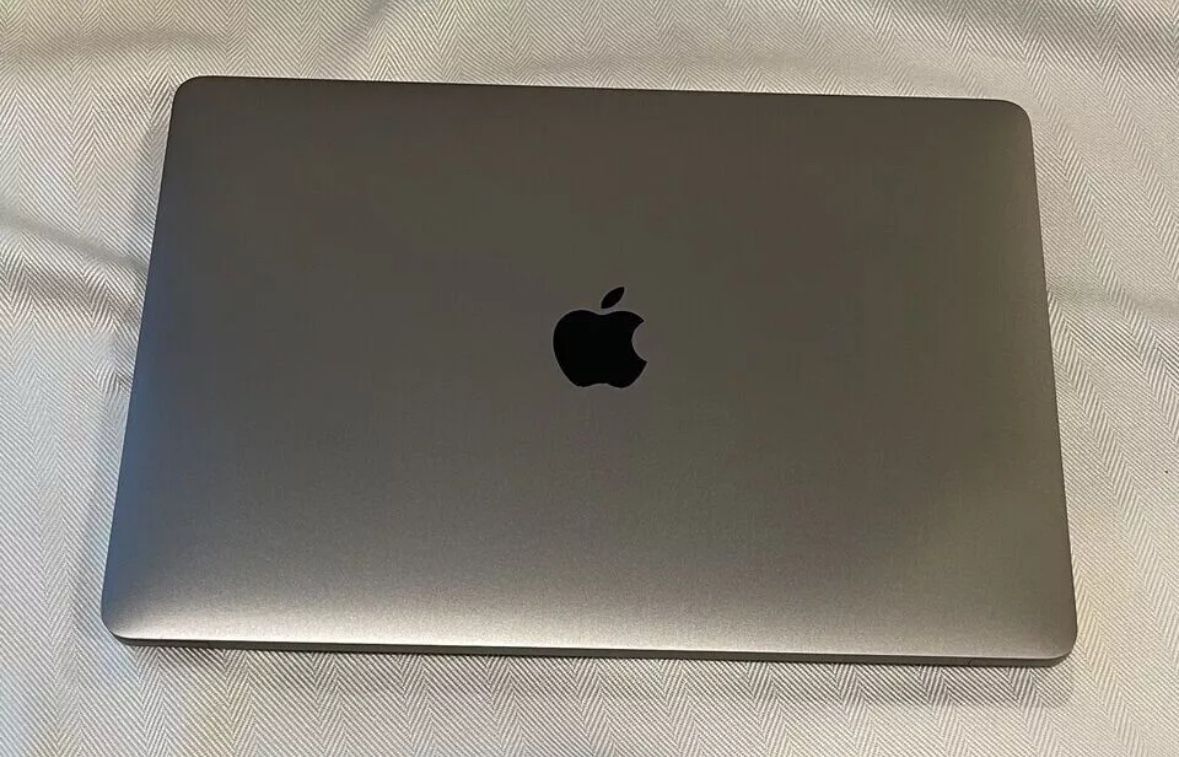 Apple M1 MacBook Pro 13” 16GB 512GB SSD Space Gray *PERFECT CONDITION* *OPEN TO OFFERS*