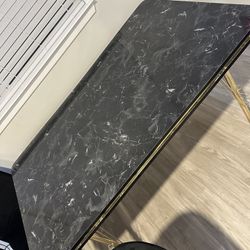 DINING ROOM TABLE & CHAIRS