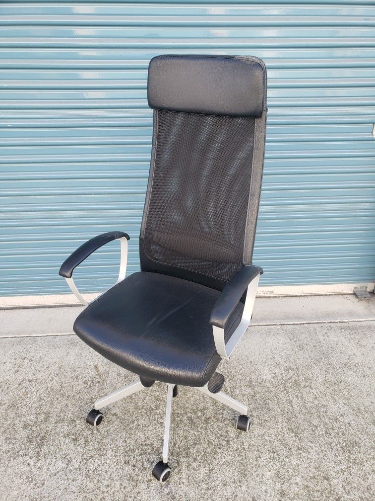 Black Office Chair