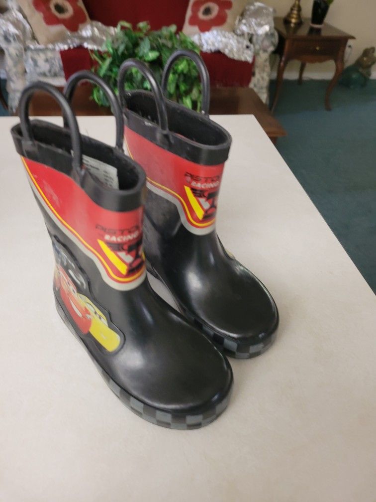 Disney cars neat cars rain boots size 7 little kids