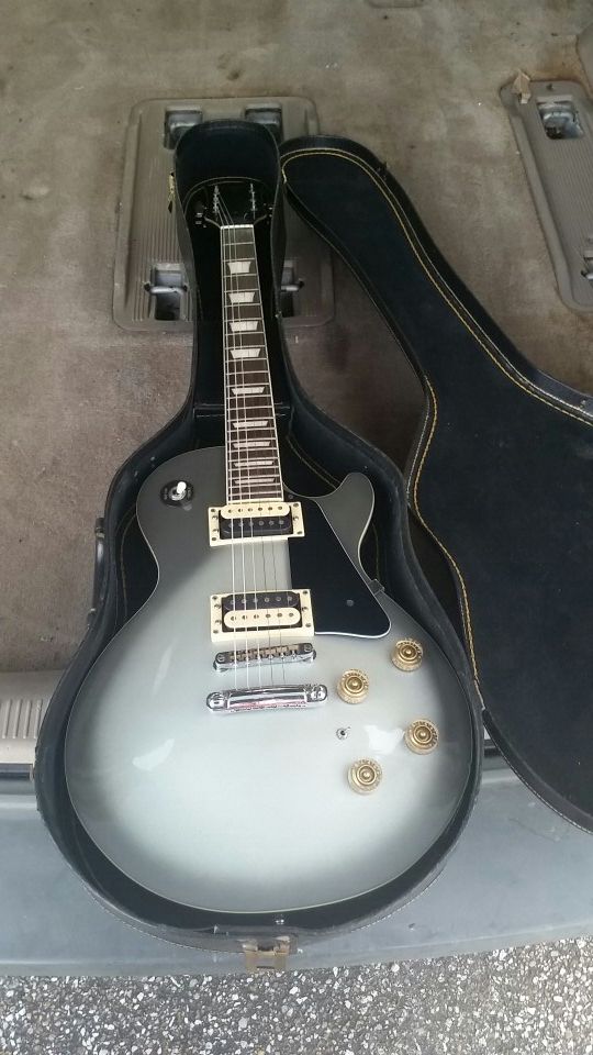 Lotus L555 LP Style Electric Guitar