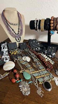 Natural themes and tones jewelry lot