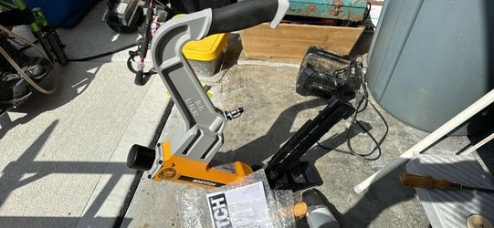 Bosch 2-1 Flooring Tool