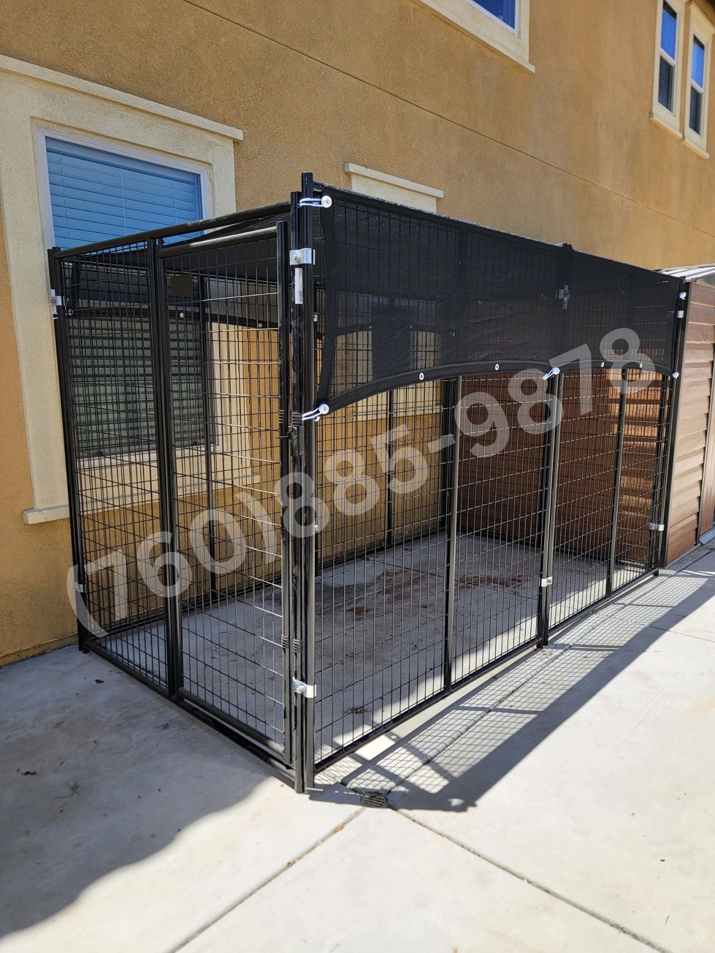 Durable 10’ x 5’ x 6’ Outdoor Dog Kennel with Shaded Mesh for Sun Protection