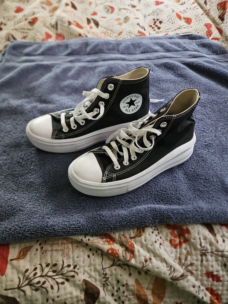 Converse Women's Size 7.5 used