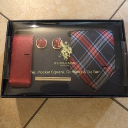 U.S. Polo ASSN.Tie Pocket Square Cufflinks & Tie Bar Gift Set Silver