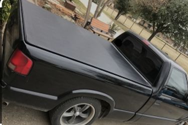 2003 Chevy/GMC Bed Cover