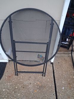 Round Metal Mesh Patio Table