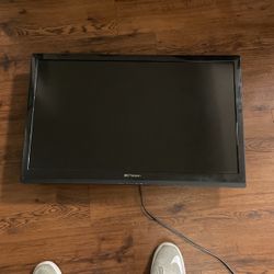 Emerson 32” 2013 TV (No stand)