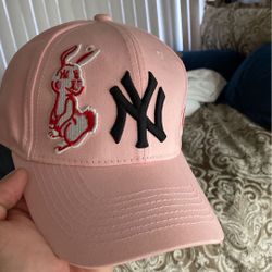 Woman’s Pink GUCCI NY baseball cap