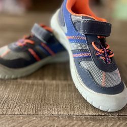 New Boys Osh Kosh Shoes Size 1