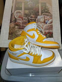 Air Jordan 1 Mid Yellow White Sneakers so 81/2 women