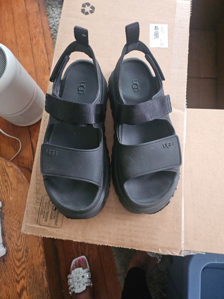 Ugg Sandals Sz 8