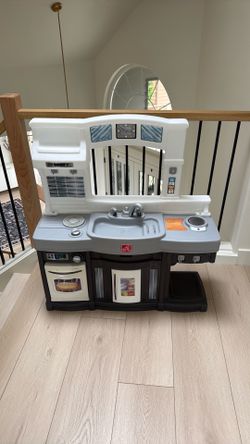 FREE Kids kitchen