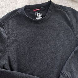 New Gerry Grey Pullover Long Sleeved Shirt.   Size Large
