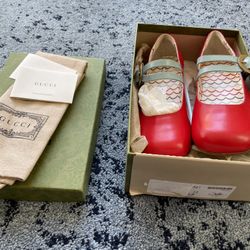 Gucci Shoes (Girls, Kids Size 33) for Sale in Chicago, IL - OfferUp