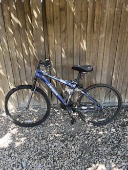 Mongoose 2.1 Ledge Mountain Bike