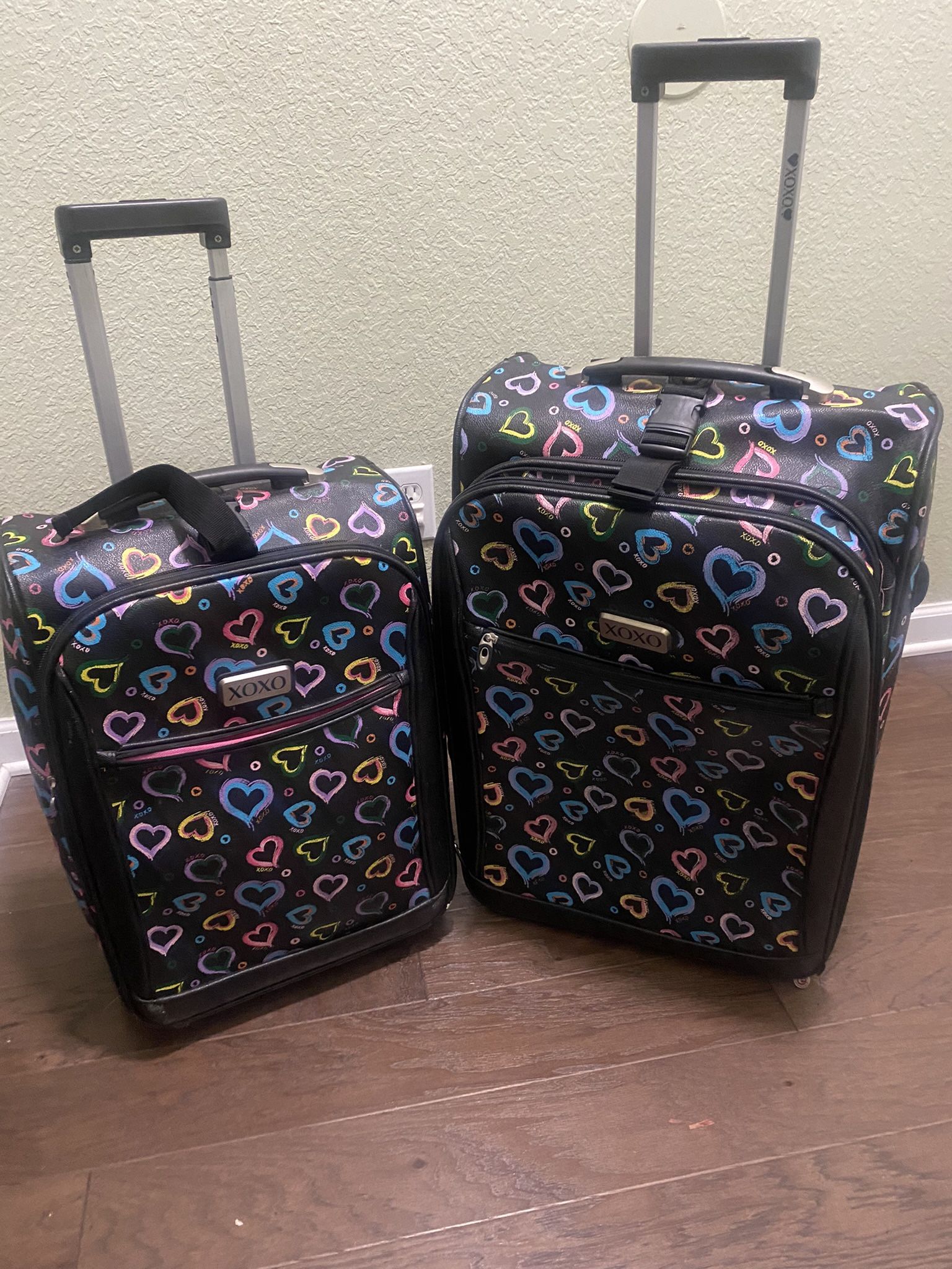 (2) XOXO Matching Luggage