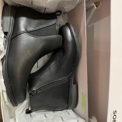 Brand new Sonoma 9.5 Wide Black Shoes