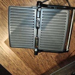 🥪 Chefman Panini Press Grill & Sandwich Maker – 4 Slice (Moving Sale)