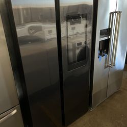 Samsung Black Stainless Slide By Slide Family Hub Refrigerator