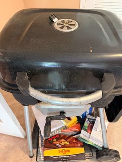 Uniflame Charcoal Grill