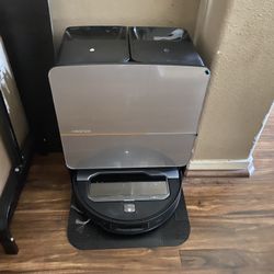 Roborock Saros Z70 Robot Vacuum & Mop with OmniGrip Mechanical Arm