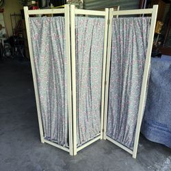 Vintage 3 Panel Wood Folding Room Divider – Cottage Floral Privacy Screen 5FT Tall Farmhouse Shabby Chic Decor