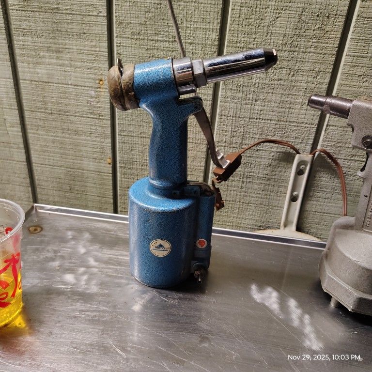 Pop Rivet Air Gun