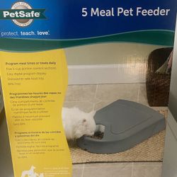 5 MEAL PET FEEDER