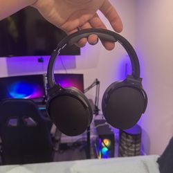 SKULLCANDY HEADPHONES