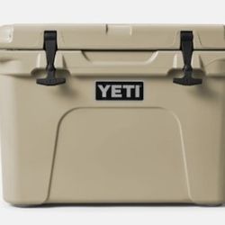New In Box YETI Tundra 35 Quart Hard Cooler With Basket - Desert Tan