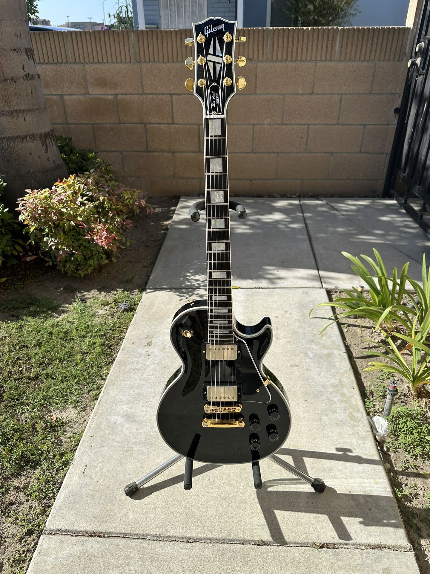 Gibson Les Paul Custom 2021 w/bare knuckle pickups