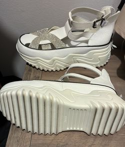 Woman shoes