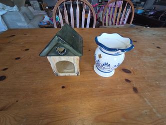 2 different candle light wax warmers/oil burner